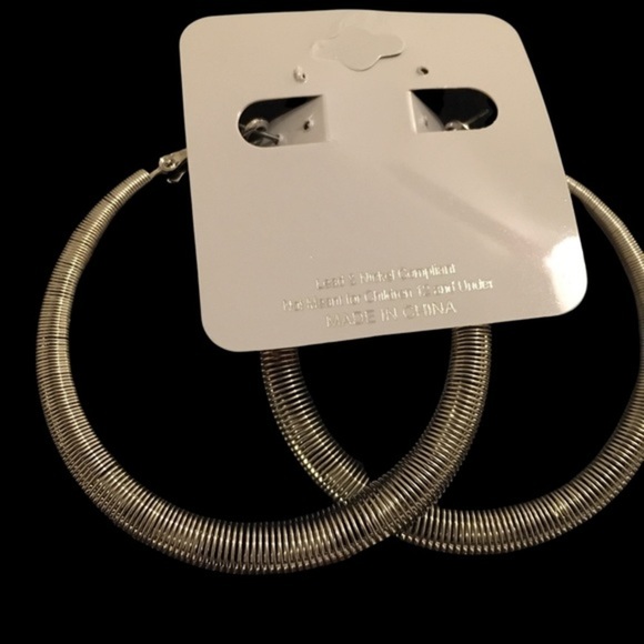 Vintage Metal Hoop Earrings - Picture 4 of 7